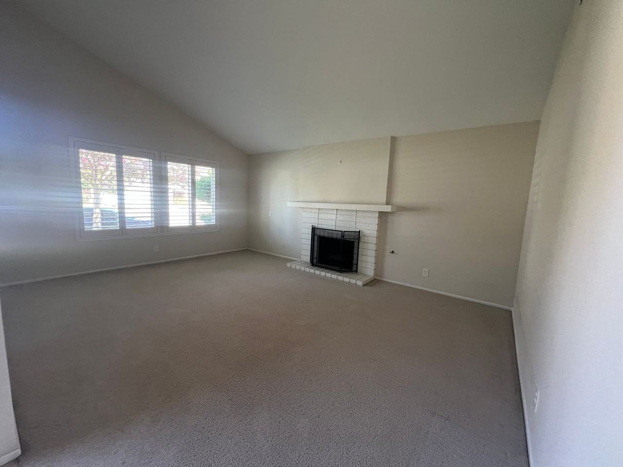 2732 Nantucket Pl - Photo 2 of 31