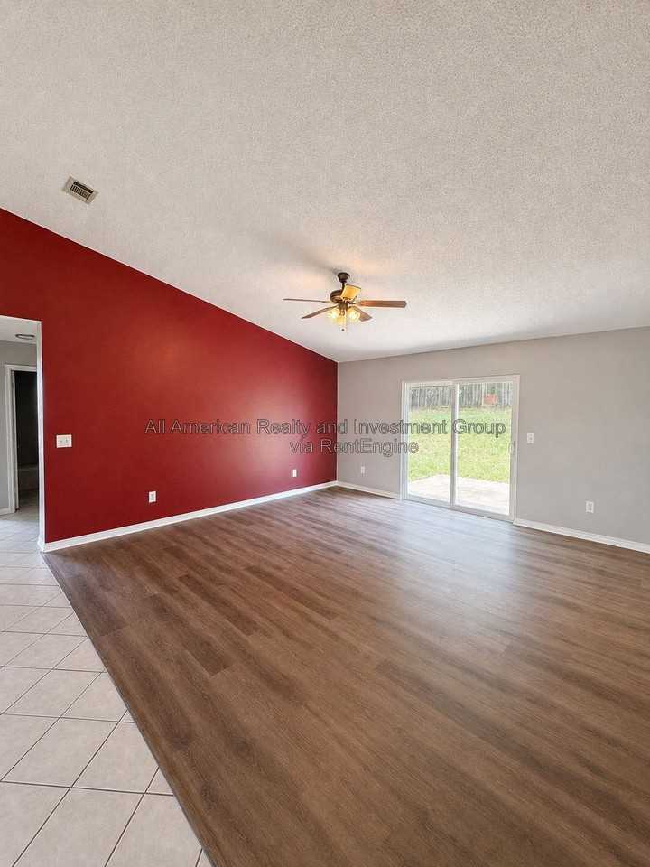 216 Lustan Dr - Photo 5 of 15