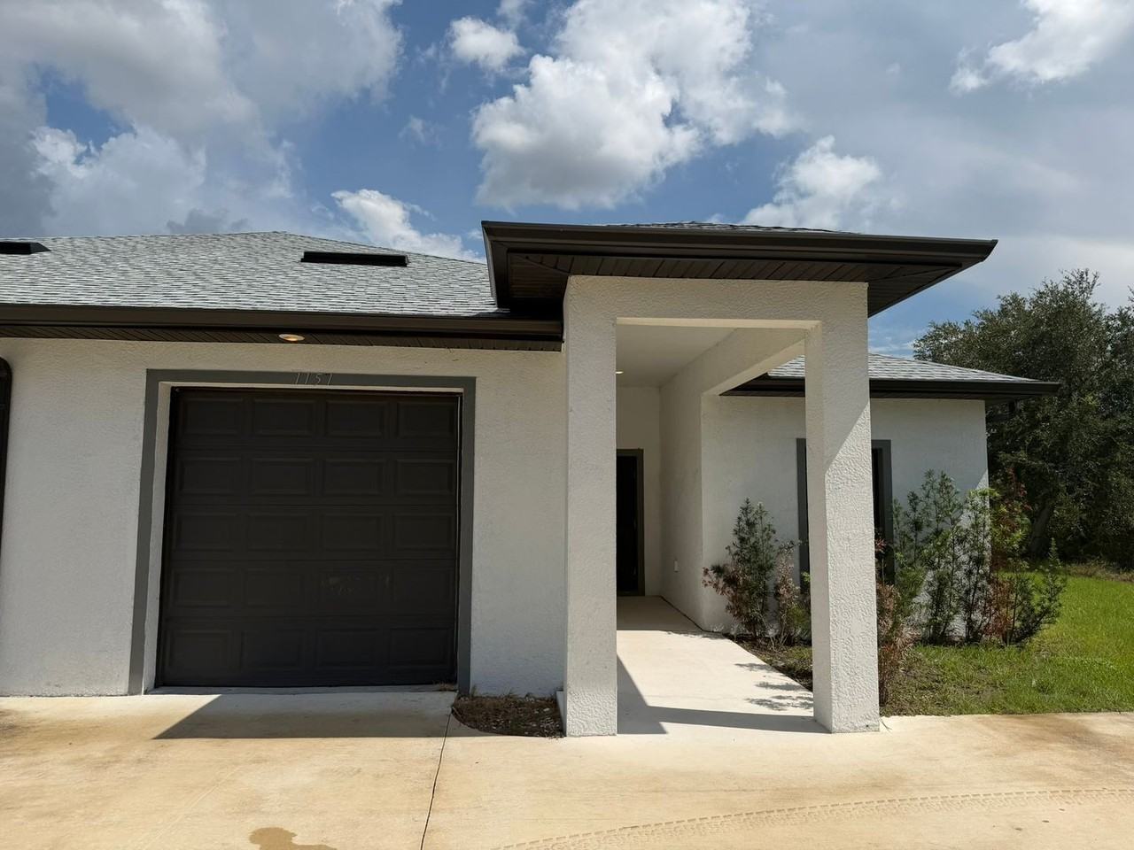 1151 Oceanic Rd - Photo 2 of 22