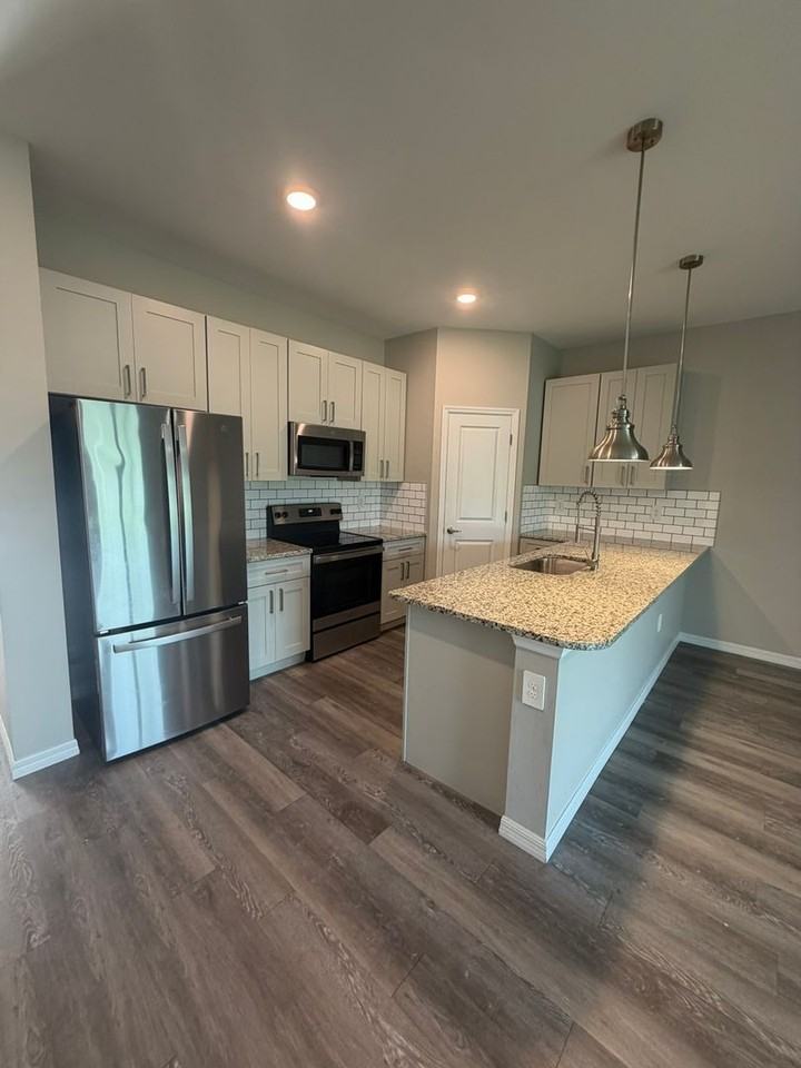 1151 Oceanic Rd - Photo 6 of 22