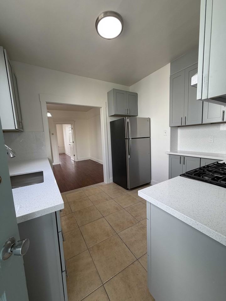 2835 Anza St #1 - Photo 7 of 12