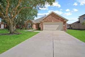 featured image of 8305 Spinnaker Bay Ln