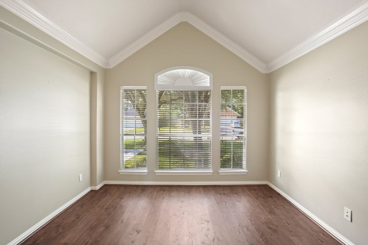8305 Spinnaker Bay Ln - Photo 4 of 21