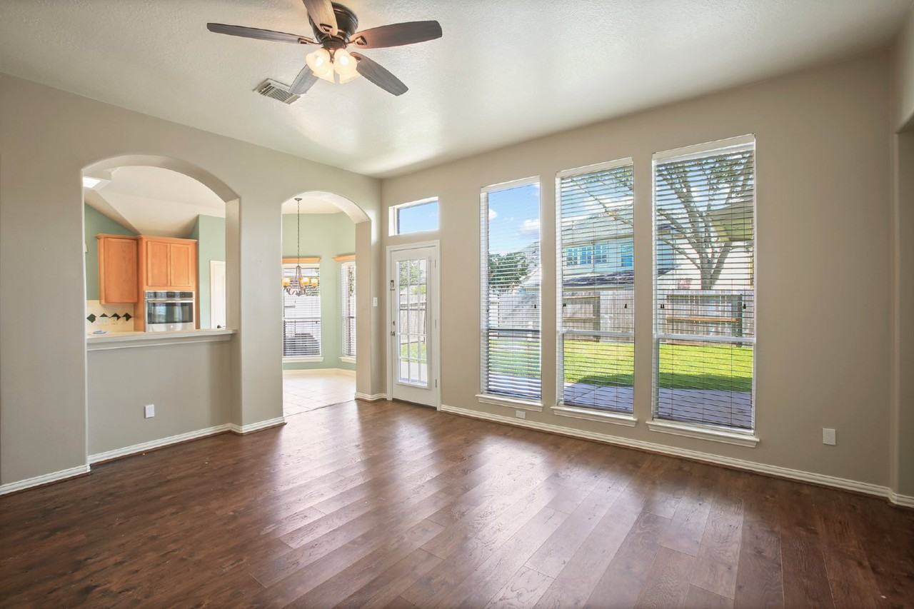 8305 Spinnaker Bay Ln - Photo 5 of 21