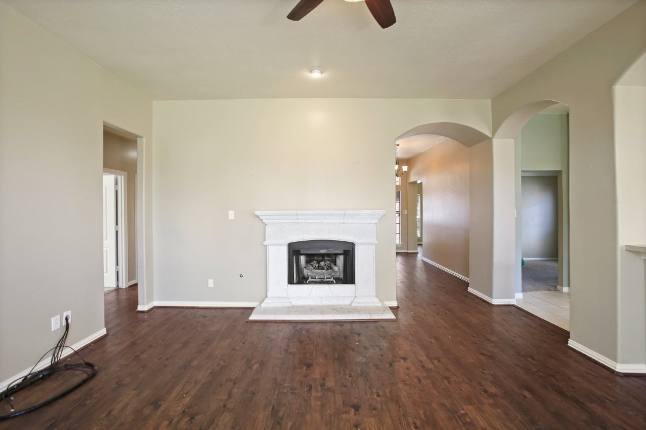8305 Spinnaker Bay Ln - Photo 6 of 21