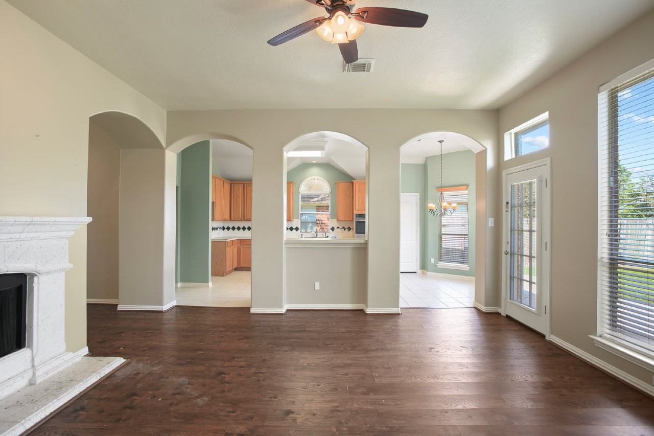 8305 Spinnaker Bay Ln - Photo 7 of 21