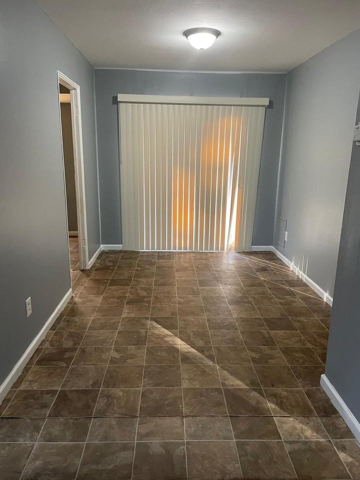 10161 Ventura Dr - Photo 3 of 10