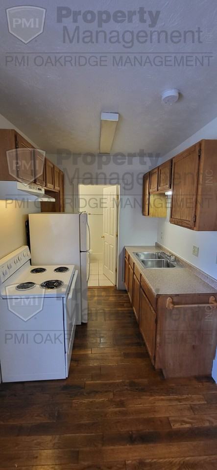 24 N Mulberry St Apt B - Photo 5 of 7