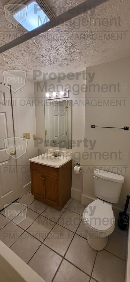 24 N Mulberry St Apt B - Photo 6 of 7
