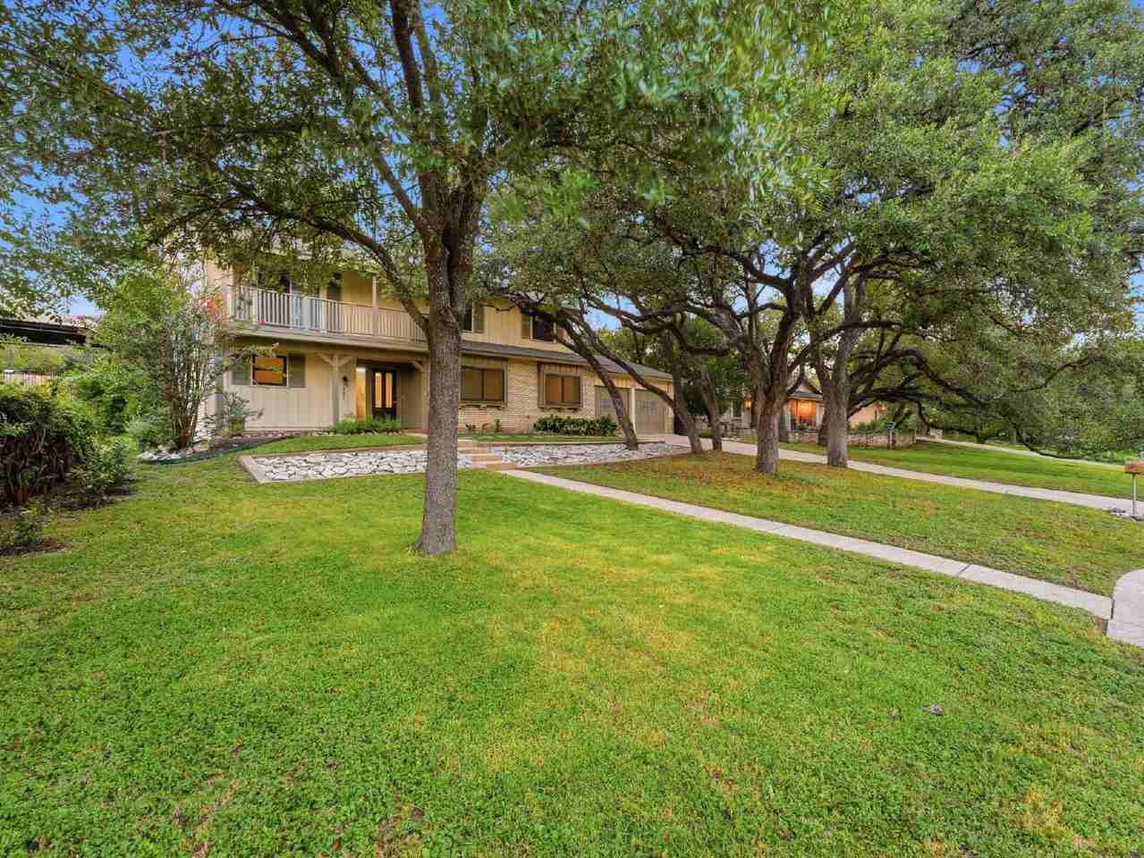 8607 Norwich Dr - Photo 3 of 47