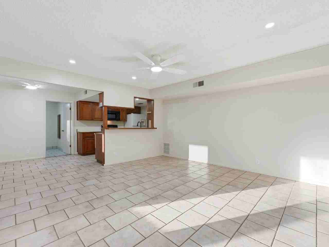 8607 Norwich Dr - Photo 7 of 47
