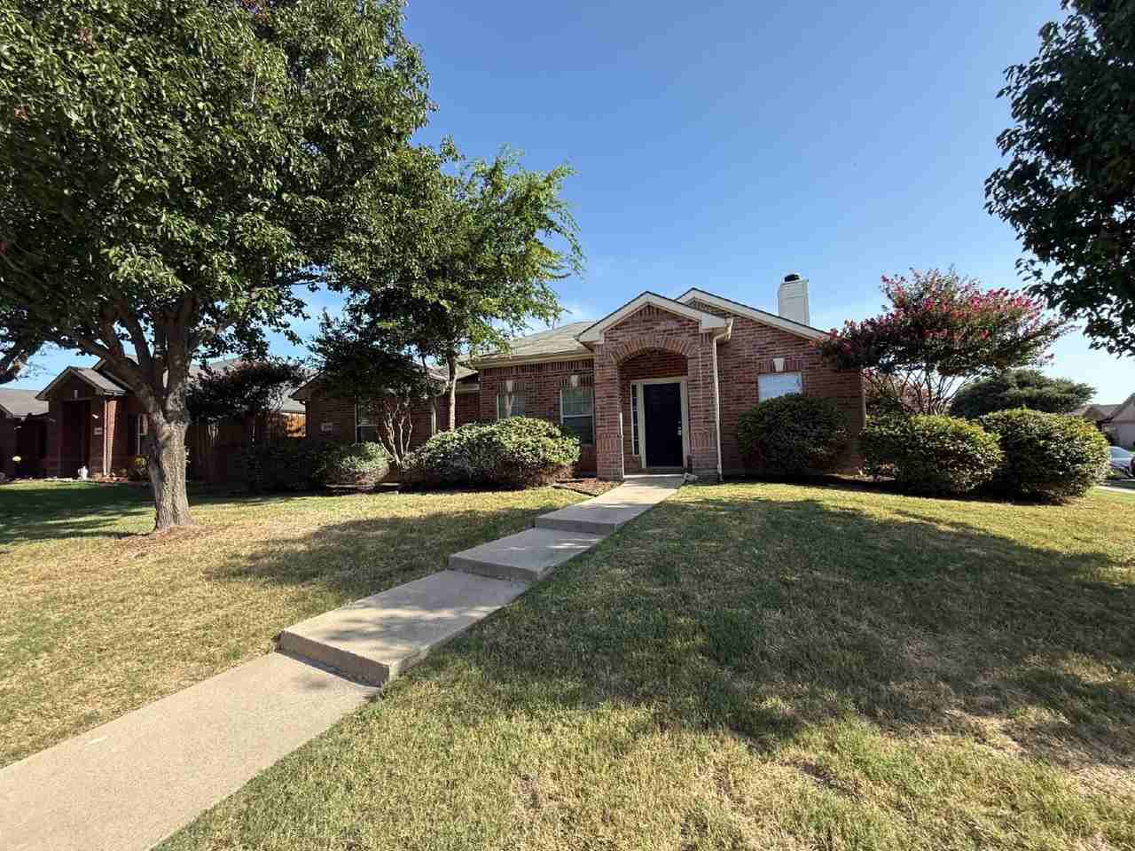 12462 Ridgetop Cir - Photo 2 of 26