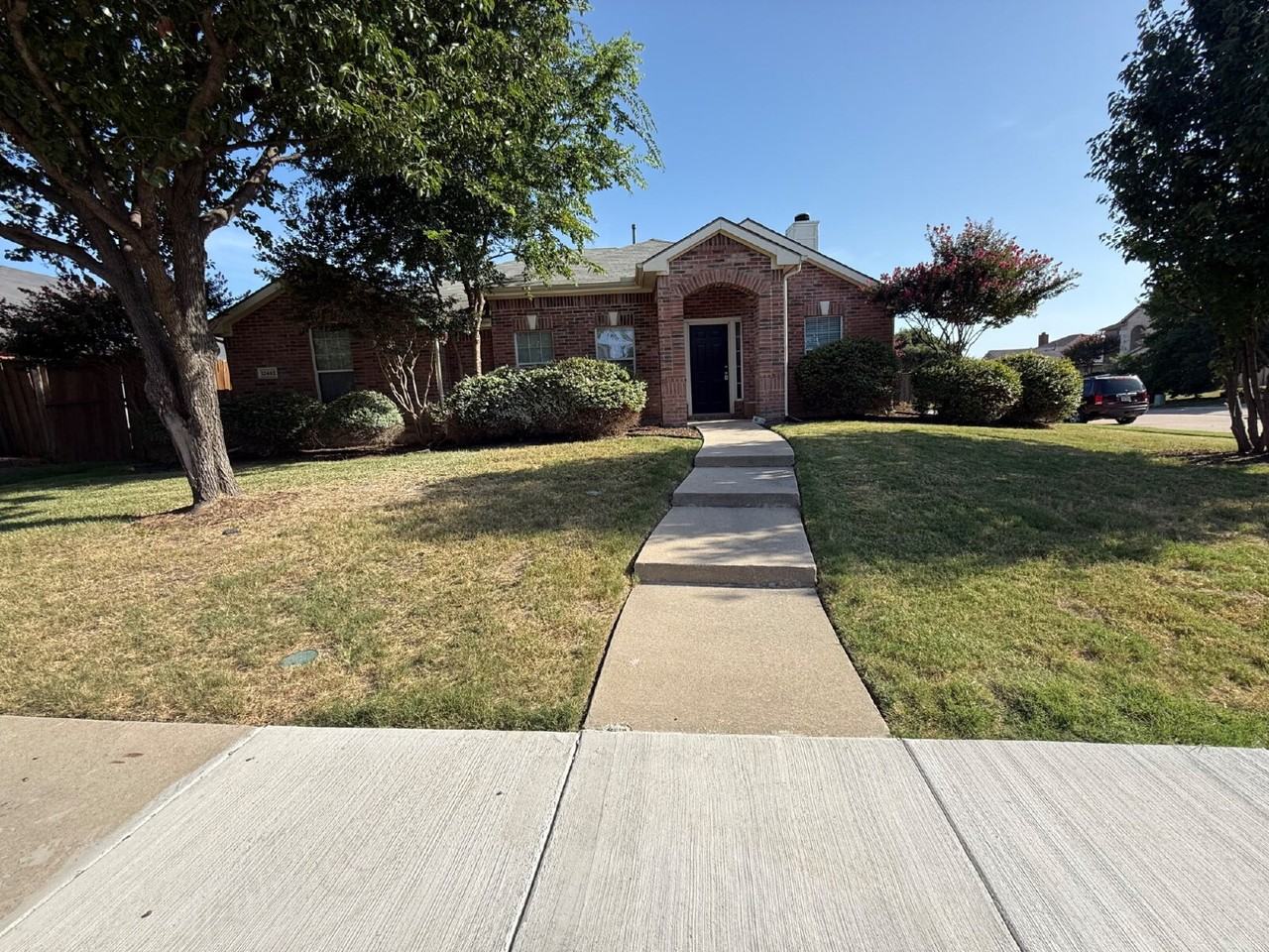 12462 Ridgetop Cir - Photo 3 of 26