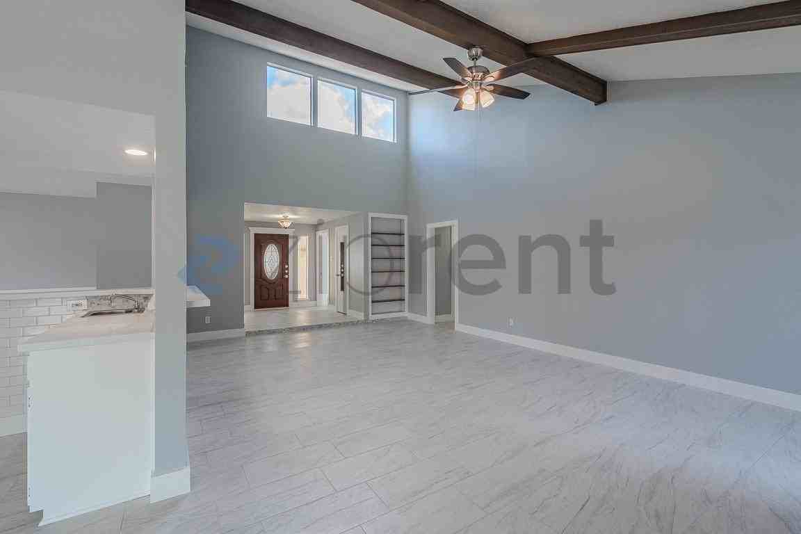 16402 Mill Point Dr - Photo 7 of 31