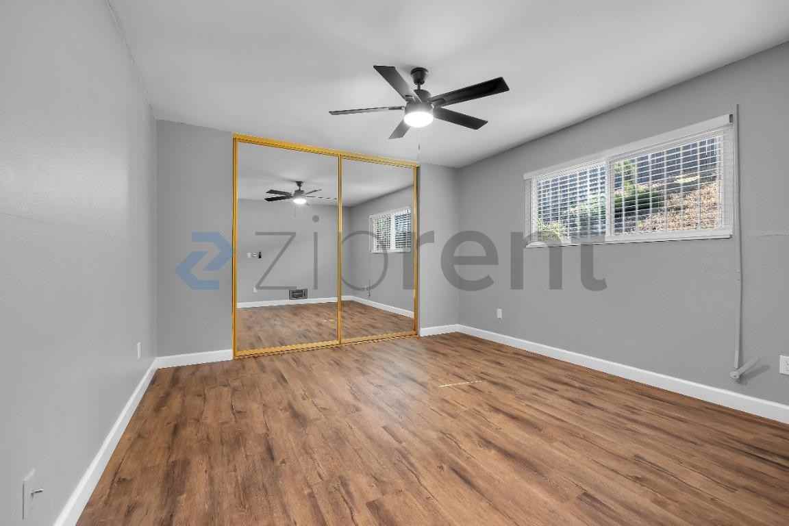 9586 Carroll Canyon Rd #161 - Photo 4 of 6
