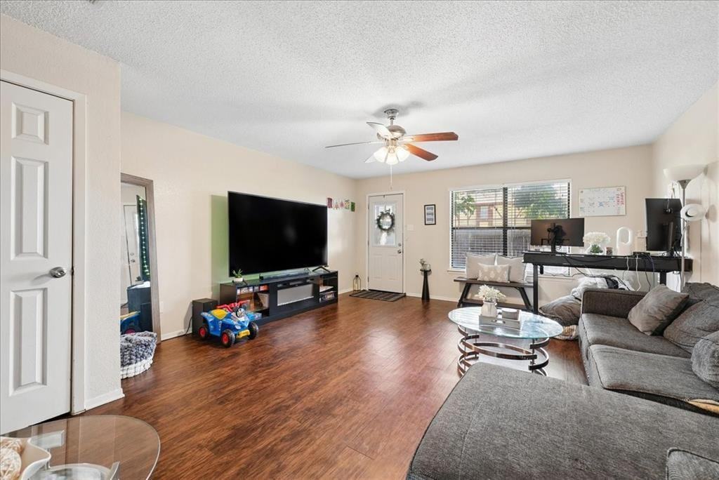 930 Southmoor Dr #932