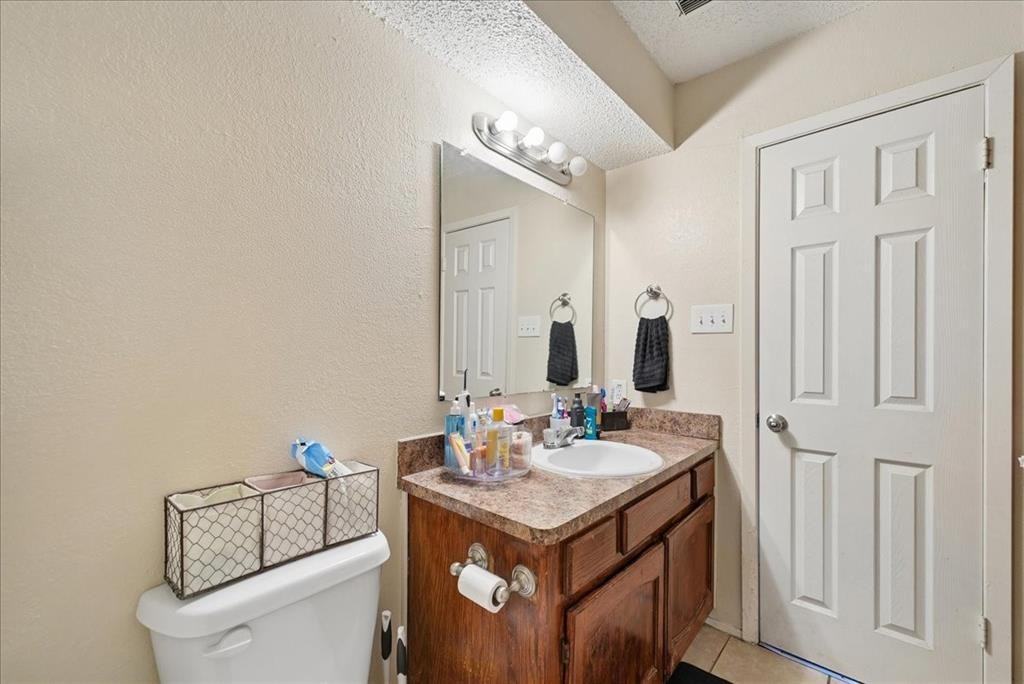 930 Southmoor Dr #932 - Photo 2 of 10