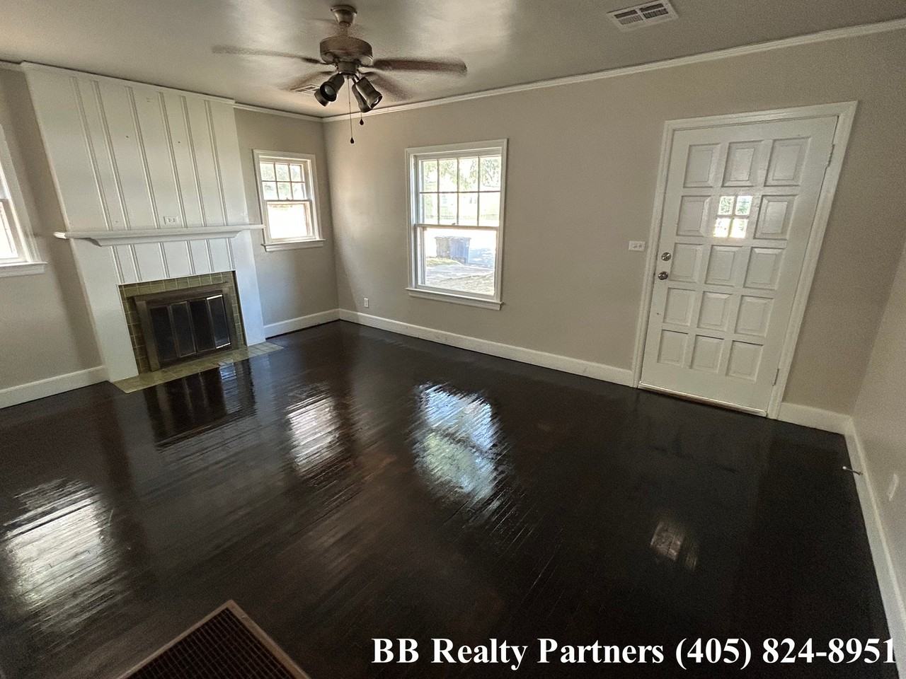 3328 E 6th St #NA - Photo 3 of 20