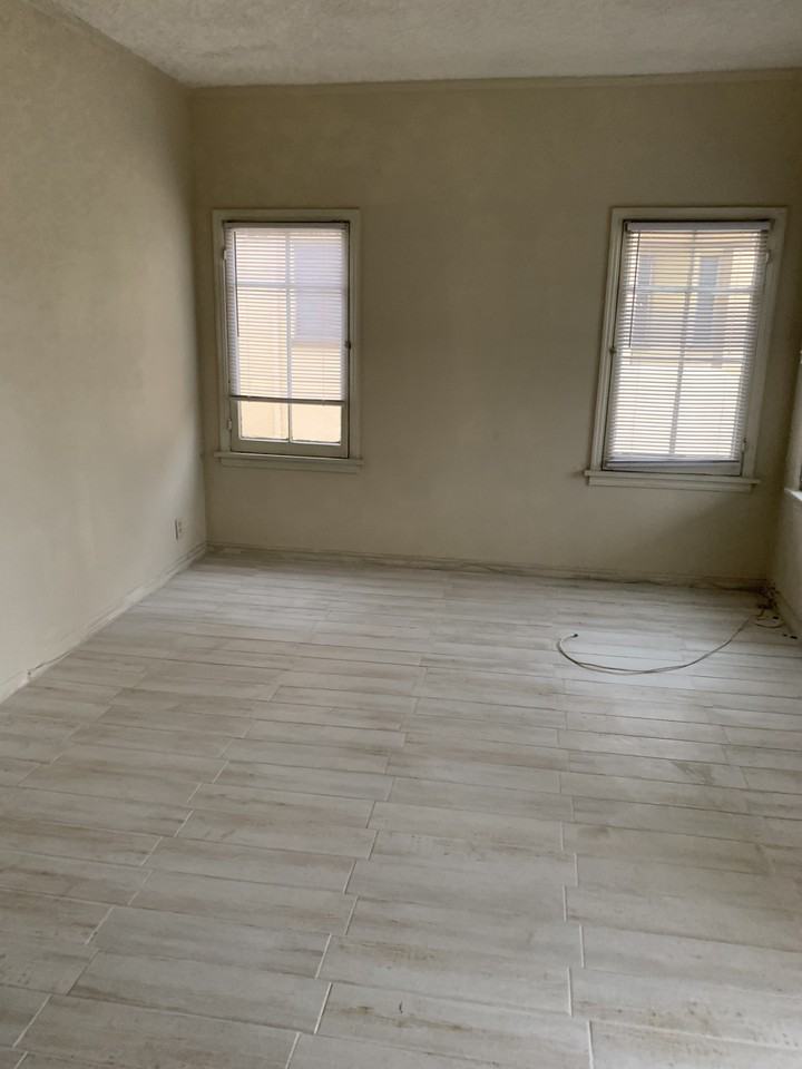 824 1/2 S Curson Ave #824-1-2 - Photo 3 of 10