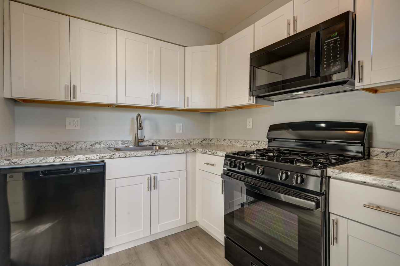 6101 Chinquapin Pkwy #1
