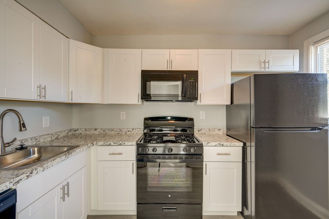 6101 Chinquapin Pkwy #1 - Photo 2 of 13