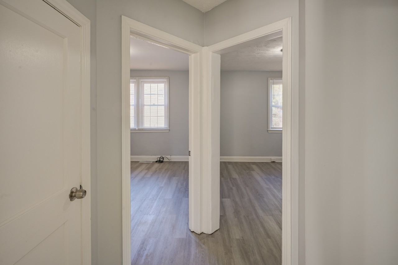 6101 Chinquapin Pkwy #1 - Photo 3 of 13