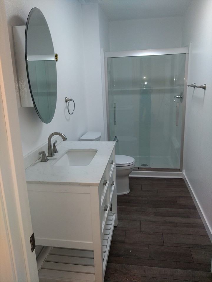 1045 Wood St #NA - Photo 2 of 5