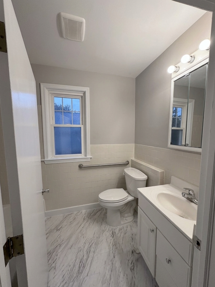 411 N Rock Glen Rd #2 - Photo 3 of 10