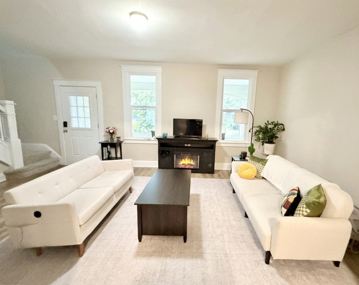 411 N Rock Glen Rd #2 - Photo 4 of 10