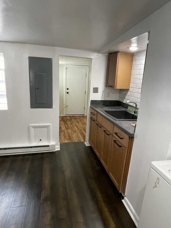 615 S Rose St #1 - Photo 7 of 18