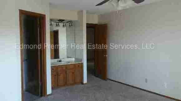 629 NW 140th St - Photo 3 of 7