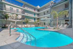 featured image of 733 N Kings Rd