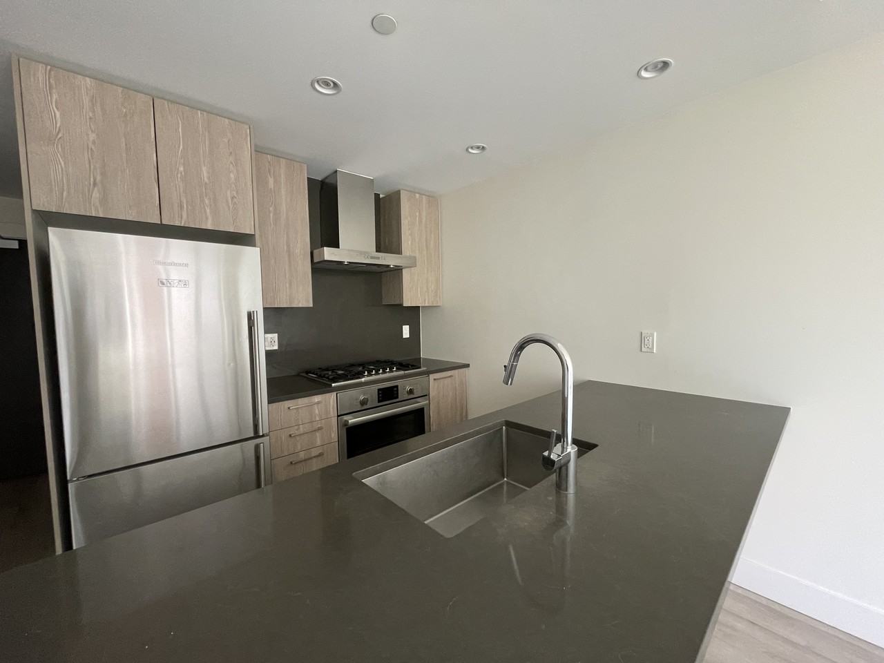10780 Number 5 Road - Photo 4 of 18