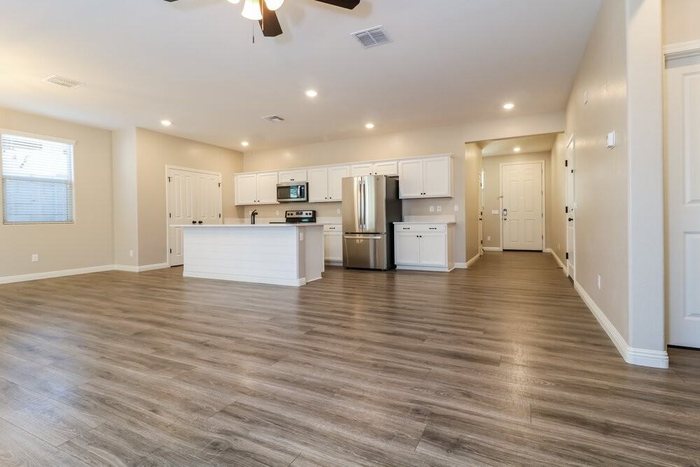 16574 W Sierra St - Photo 3 of 15