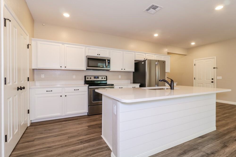 16574 W Sierra St - Photo 6 of 15