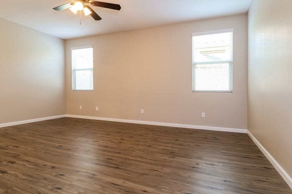 16574 W Sierra St - Photo 7 of 15