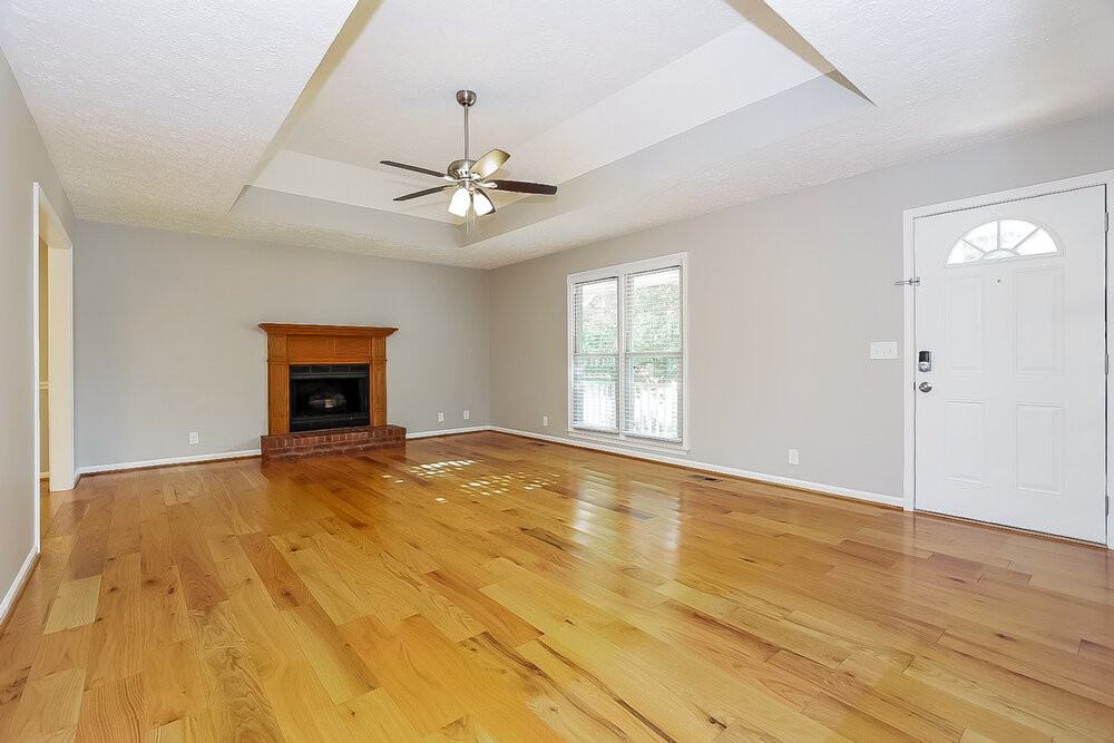 225 Richmond Dr - Photo 3 of 16