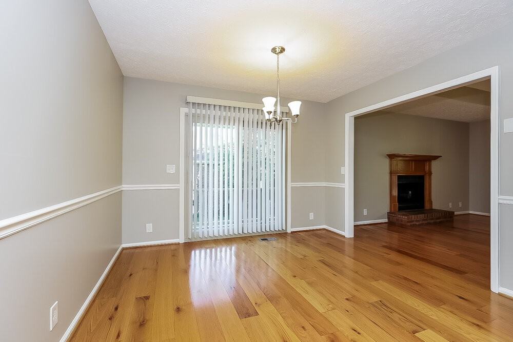 225 Richmond Dr - Photo 4 of 16