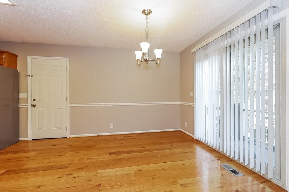 225 Richmond Dr - Photo 5 of 16