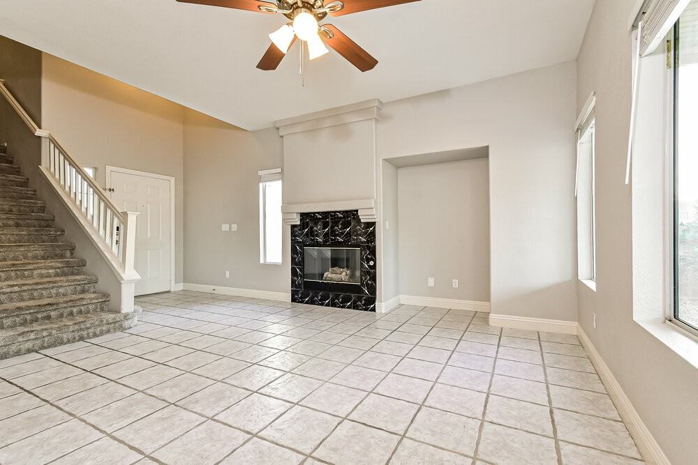 5044 Drifting Creek Ave - Photo 6 of 17