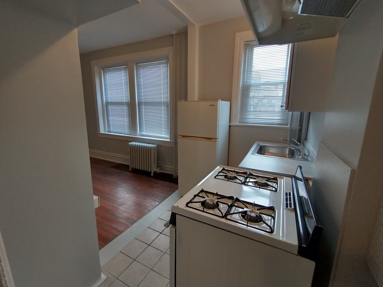 307 Dolphin St #3A - Photo 2 of 13