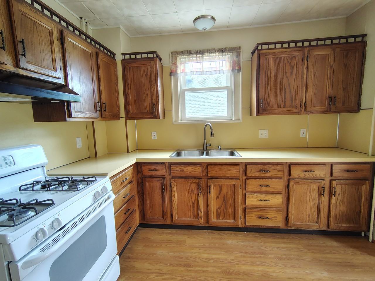 S Main St #1FL - Photo 5 of 23