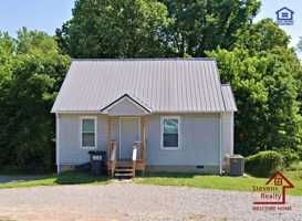 featured image of 1827 W Broad St Main House