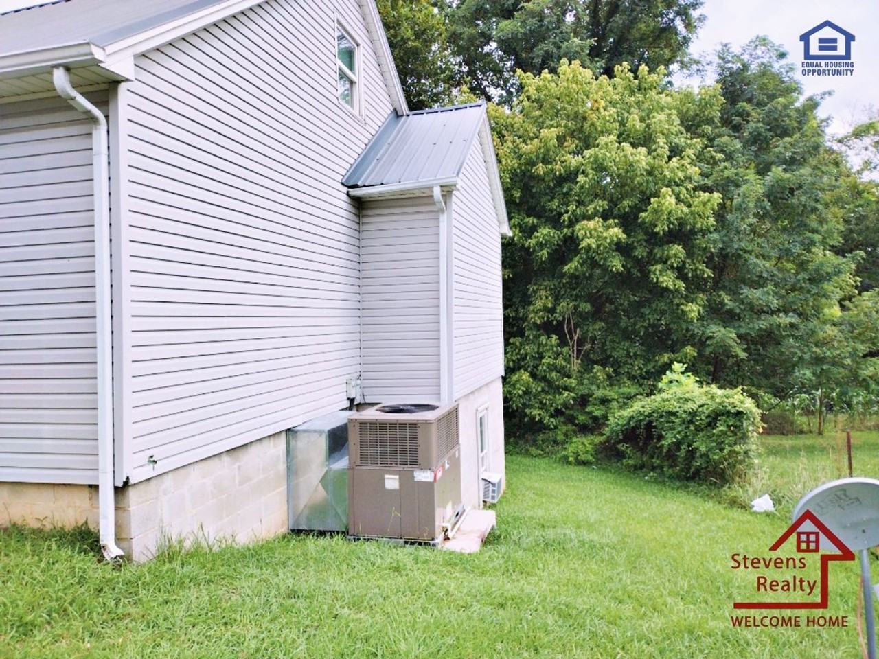 1827 W Broad St Main House - Photo 2 of 13