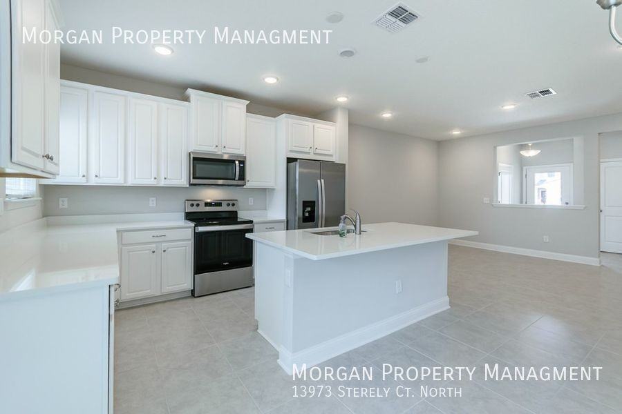 13973 Sterely Ct N - Photo 2 of 21