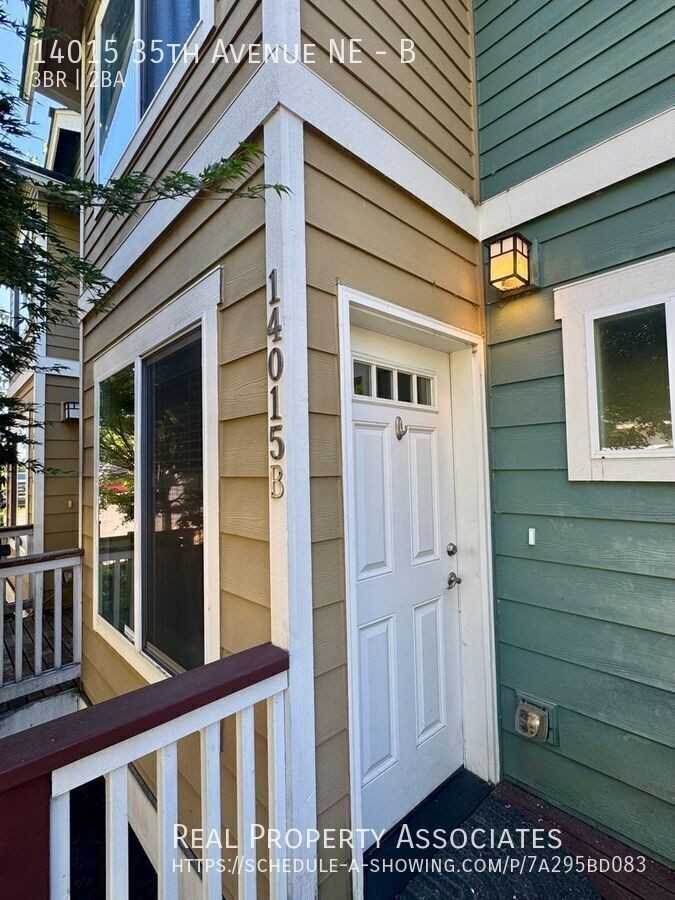 14015 35th Ave Ne #B - Photo 3 of 15