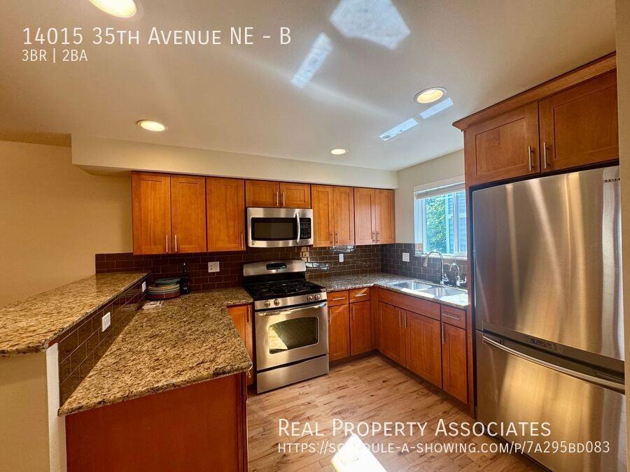 14015 35th Ave Ne #B - Photo 6 of 15