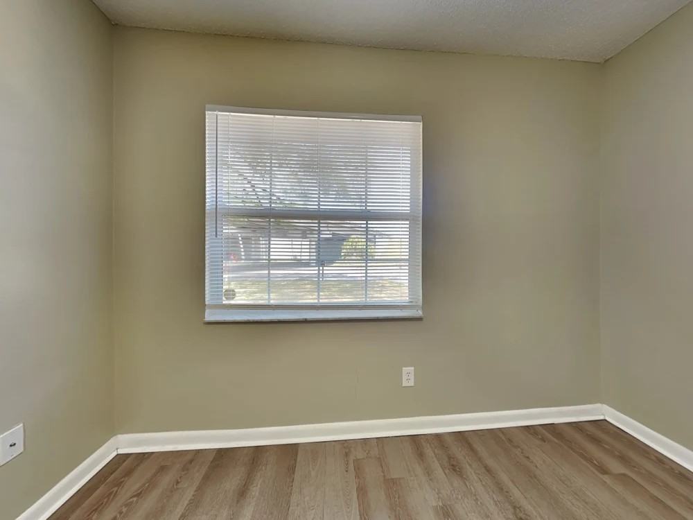 3207 West Euclid Avenue - Photo 5 of 9