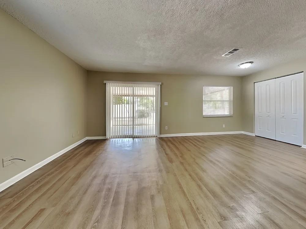 3207 West Euclid Avenue - Photo 7 of 9