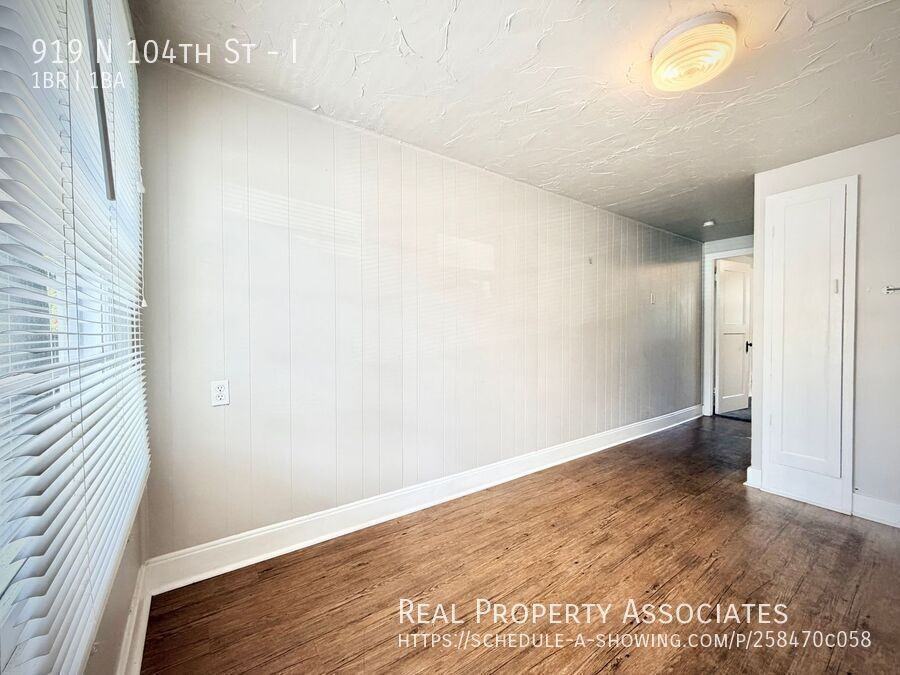 919 N 104th St #I - Photo 2 of 10
